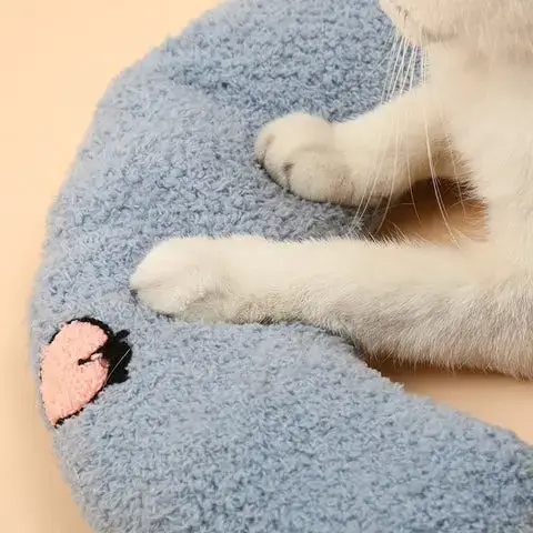 Easy-to-clean pet pillow