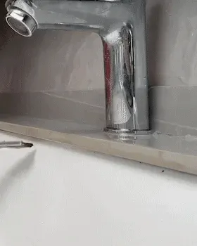 Cleaning Brush in Action